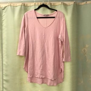 Cut loose 3/4 sleeve tunic